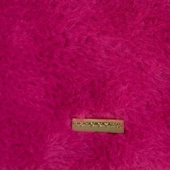Skinnydip x Barbie Pink Grab Bag Fluff Fur Mini Tote 2023 Limited edition - Picture 10 of 14